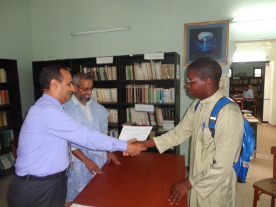 المركز تعهد بتدبير منح دراسية للخريجين في مصر 